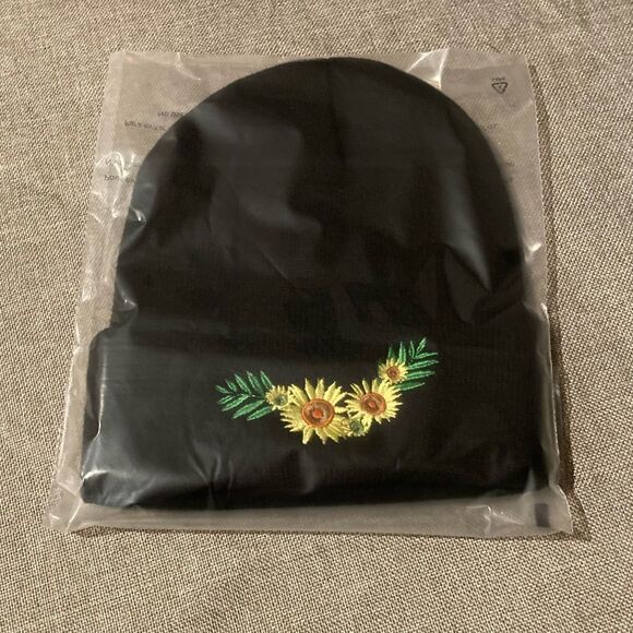 Sunflower 🌻 Embroidered Beanie - Picture 2 of 6